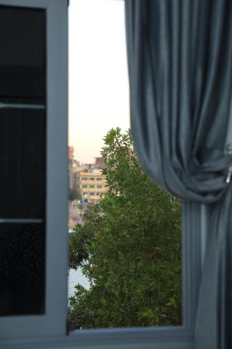 Double or Twin Room with Sea View image 10