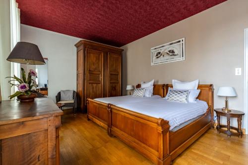 2 twin beds