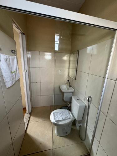 Twin Room image 3