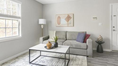 Landing Modern Apartment with Amazing Amenities (ID1196X364) – khách sạn tại White Oak