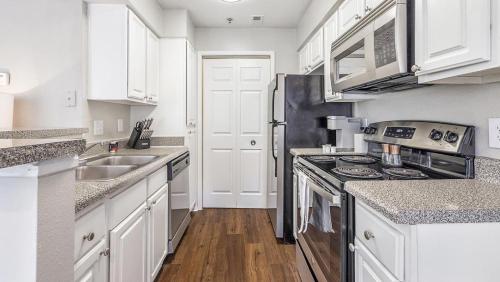 Landing Modern Apartment with Amazing Amenities ID3802X2 in Atlanta, USA