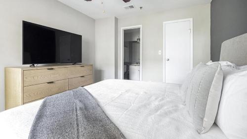 Landing Modern Apartment with Amazing Amenities (ID3802X2)