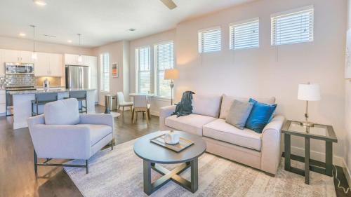 Landing Modern Apartment with Amazing Amenities ID7635X27 in Littleton, Vereinigte Staaten von Amerika