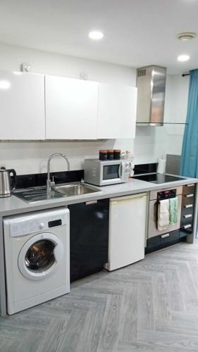 Birmingham Skyline Apartment City Centre photo 3