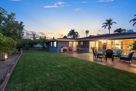 3 Living Rooms - Spacious - Family-friendly - San Diego, CA