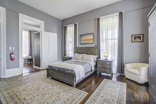 Grey Suite Main House Upstairs image 7