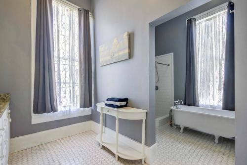 White Suite Main House Upstairs image 5