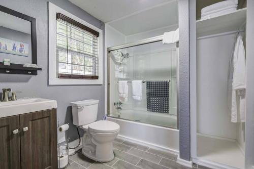 Grand Suite Downstairs image 3