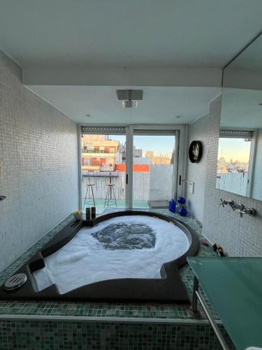 Apart Recoleta con jacuzzi y balcón con parrilla propio, Buenos Aires