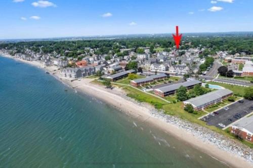 Bobby's Beach Bungalow