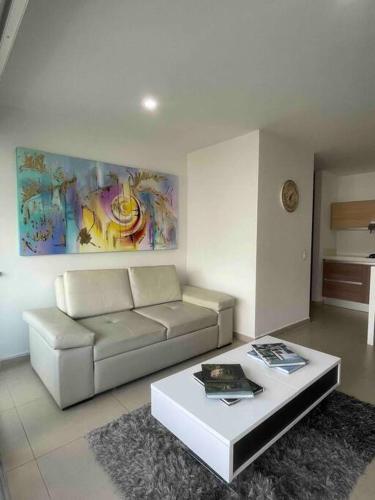 Studio Premium Ciudad Jardín Cerca Jardín Plaza Clínicas, Restaurantes Valle del Lili Parqueadero