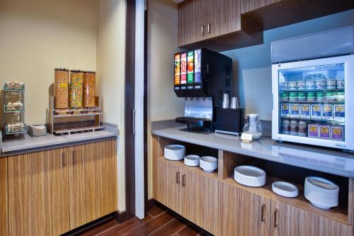 TownePlace Suites by Marriott Detroit Belleville - image 11