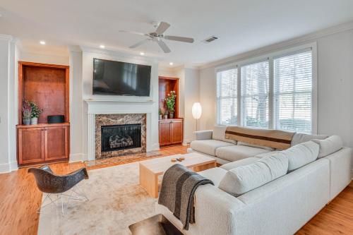 Waterfront Lake Oconee Condo with Lake Views! in Greensboro, USA
