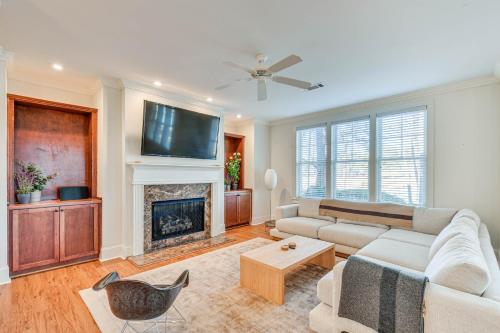 Waterfront Lake Oconee Condo with Lake Views! in Greensboro, USA