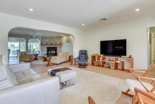 Waterfront Palmetto Home with Private Pool and Dock! in Palmetto, USA