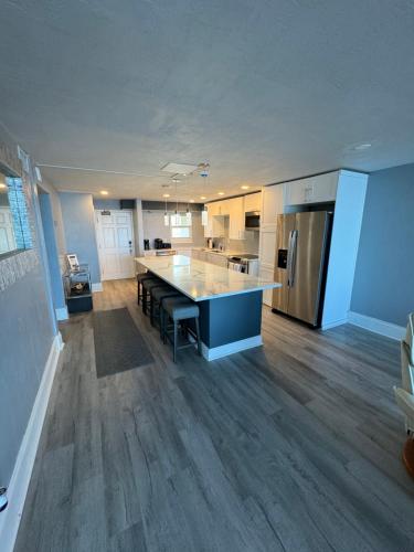 DIRECT OCEANFRONT NO-DRIVE BEACH CONDO in Daytona Beach, USA