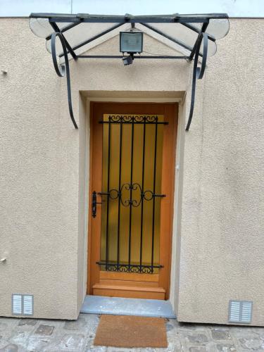 Charming house 2BR, 100m to RER B Laplace station