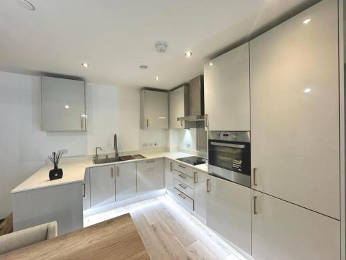 Luxury Heathrow 2 Bedroom New Build Apartment