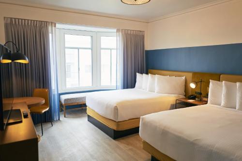 Superior Double Room image 5