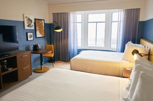 Superior King Room image 2