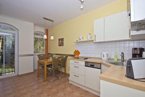 strandnah, gratis Nutzung vom AHOI Erlebnisbad und Sauna in Sellin - Kurparkresidenz FeWo10, Baabe (Foto 6)