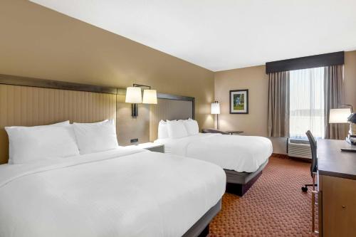 Best Western Plus Kendall Hotel & Suites Room Type - Queen Room with Two Queen Beds - Non-Smoking