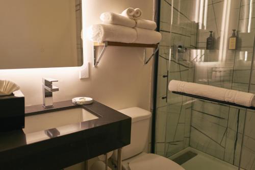 Executive King Room image 4