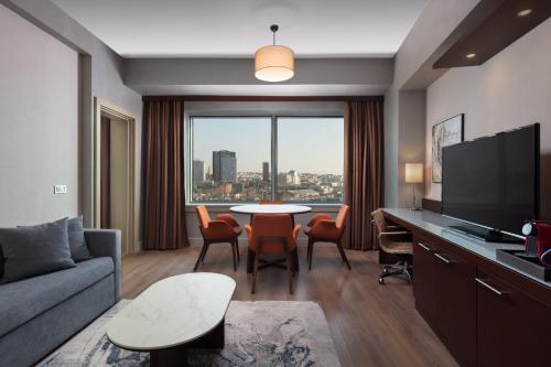 2 bedrooms, 3 beds