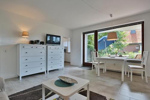 Apartment with Terrace image 9