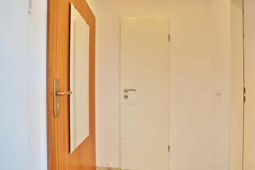 Apartment with Terrace image 5