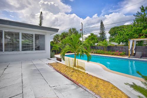 Santorini Pool House Wilton Manors Walk to the Dr