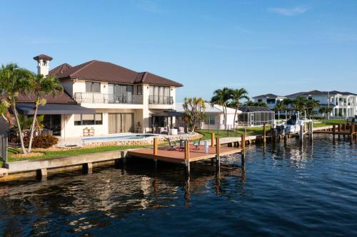 5 Bedroom Luxe Villa on Deep Water Intracoastal