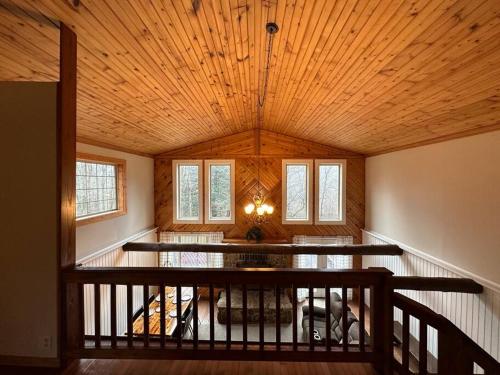 Weekend Getaway, Family vacation comfort cabin in Hydetown