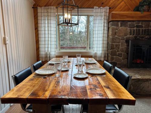 Weekend Getaway, Family vacation comfort cabin in Hydetown