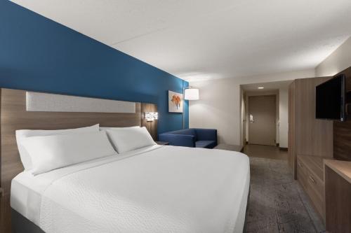 Holiday Inn Express Danbury I-84