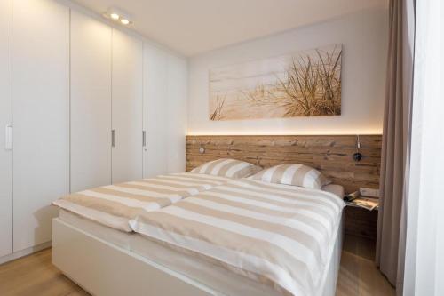 Apartment with Sea View image 10