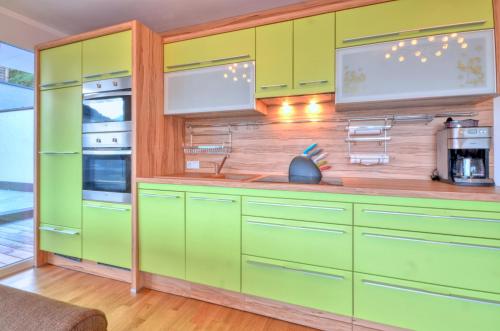 cuisine, Mountain Joy - by Alpen Apartments in Prielau