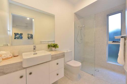 Three-Bedroom Villa image 6