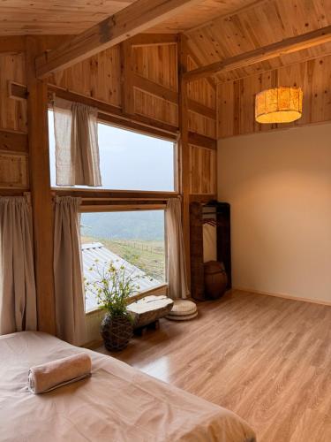 Garden View King Room