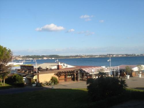 Agréable F1 avec balcon à Balaruc-les-Bains, 4 couchages, animaux admis - FR-1-680-10 - Apartment - Balaruc-les-Bains