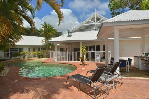 Five-Bedroom House room in Solander House - 5 Bedrooms by the Beach
