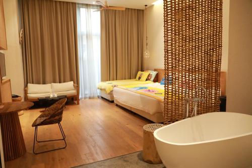 Manli Hotel Shanghai Pudong Airport Branch -Provide free shuttle buses to Pudong Airport and Disneyland