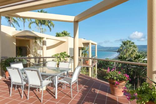 Three-Bedroom Apartment room in Hill Apartment No.6 - Stunning Coral Sea Views