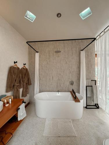 Ducha, Kula Maya Boutique Hotel and Spa in San Marcos La Laguna