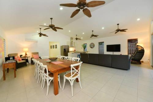 Five-Bedroom House image 3