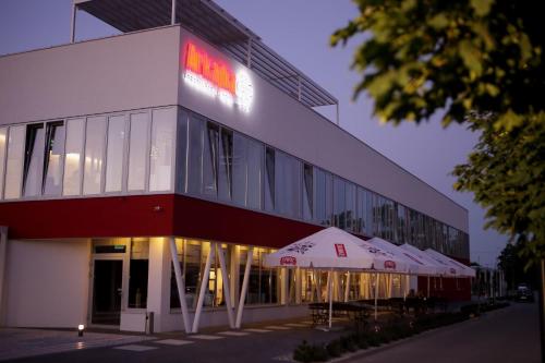 Hotel Arkadia Jelcz-Laskowice