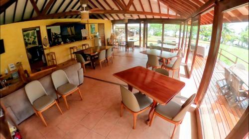 Restoran, Oviri Lodge in Opoa