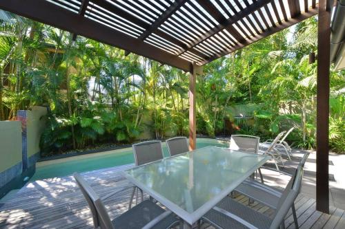 Cassowary Villa 2 - a short level walk to town