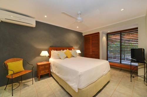 Three-Bedroom Villa image 6