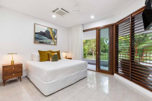 Three-Bedroom Villa image 8